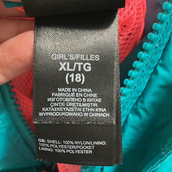 The North Face , Girls XL (18) ,  hyvent , lightweight rain jacket. - Picture 5 of 5